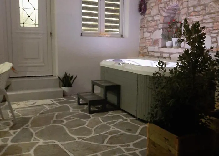 Flora In Paros * Naousa